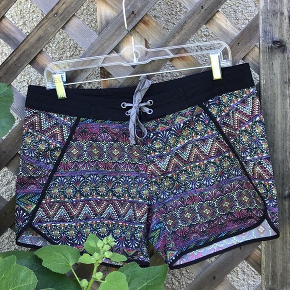 Patagonia Pants - Patagonia athletic shorts with front tie